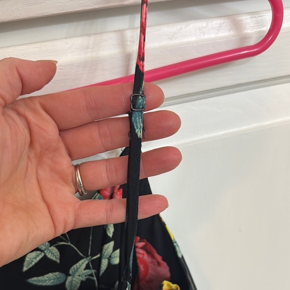 Old Navy Floral Black Summer Dress. Size XS - Picture 5 of 8